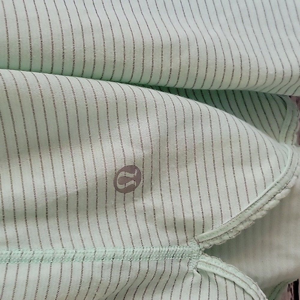Lululemon S8 Scallop Tank top Green and Gray stripped - Picture 5 of 5
